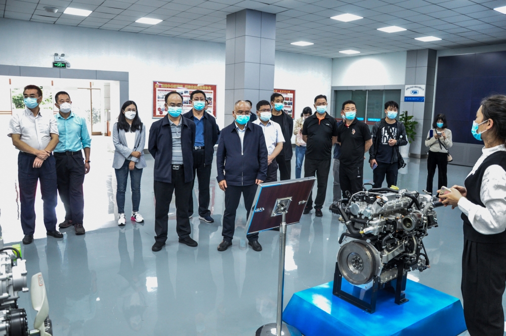 昆明市人大常委会相关向导到银河浏览器Galaxy动力开展调研